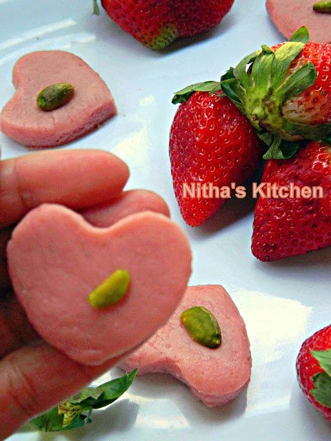 Fat Free Strawberry Palkova | Heart shaped Peda Recipe - Nitha Kitchen