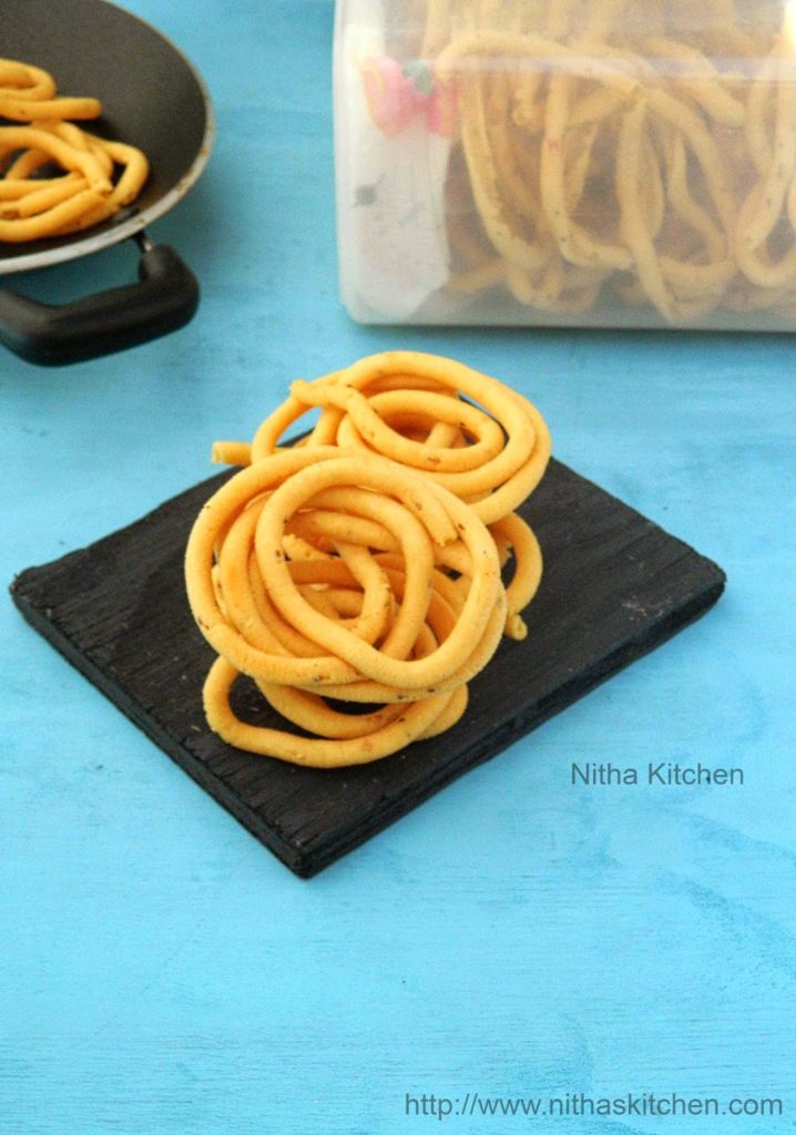 Thenkuzhal Murukku Arisi Maavu Murukku Recipe