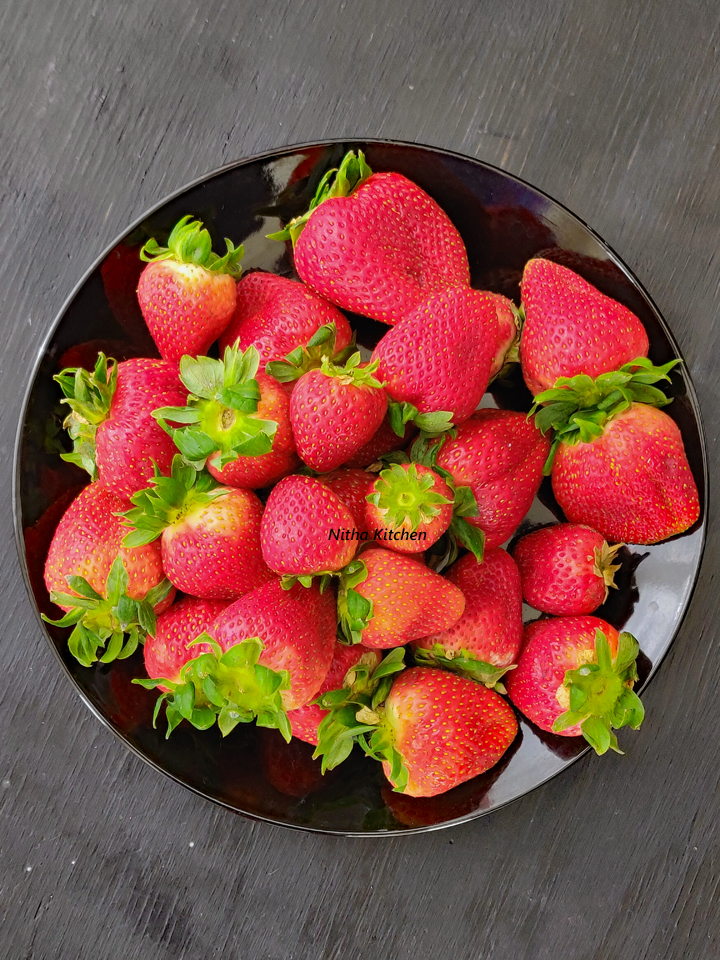 How to clean and store whole Strawberries for a week with a video demo