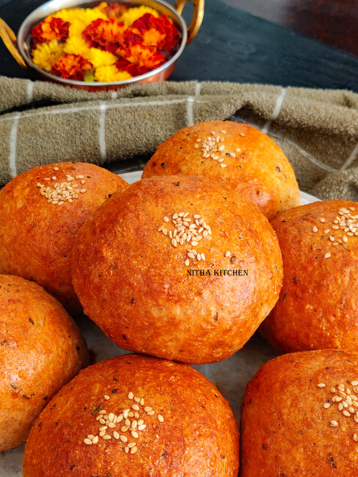 chicken stuffed buns with bread and wheat flour combo