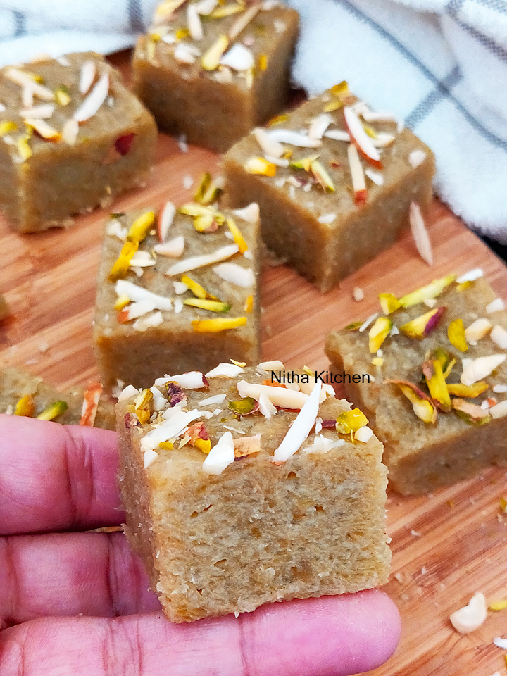 ghiya ki burfi,lauki ki barfi,lauki burfi,bottle gourd burfi, lauki barfi,  ghiya barfi , dudhi burfi, bottle gourd barfi,how to make lauki burfi, lauki burfi recipe, no flour burfi,reduced ghee burfi,lauki ki barfi is perfect for the festivals,burfi,barfi,burfi recipe,barfi recipe, barfi video recipe,burfi video recipe,doodhi ki barfi,eraun ji mithai,eraun ji barfi,sorakaya barfi,sorakaya burfi,surakkai burfi, sorakkai barfi,ghiya ki lauj,bottle gourd fudge,bottle gourd dessert,diwali mithai recipes