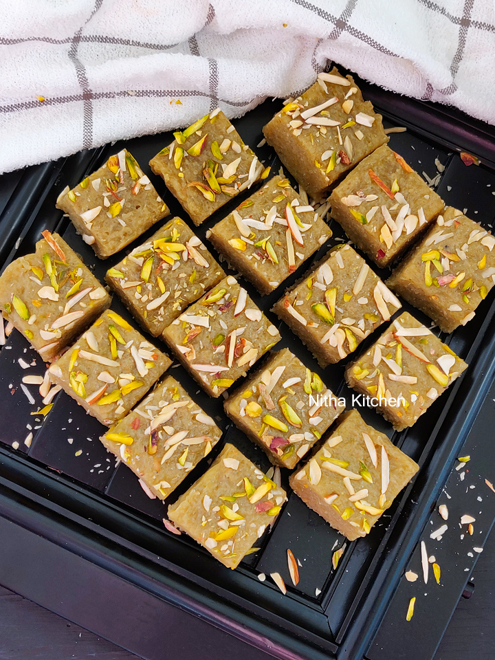 ghiya ki burfi,lauki ki barfi,lauki burfi,bottle gourd burfi, lauki barfi,  ghiya barfi , dudhi burfi, bottle gourd barfi,how to make lauki burfi, lauki burfi recipe, no flour burfi,reduced ghee burfi,lauki ki barfi is perfect for the festivals,burfi,barfi,burfi recipe,barfi recipe, barfi video recipe,burfi video recipe,doodhi ki barfi,eraun ji mithai,eraun ji barfi,sorakaya barfi,sorakaya burfi,surakkai burfi, sorakkai barfi,ghiya ki lauj,bottle gourd fudge,bottle gourd dessert,diwali mithai recipes